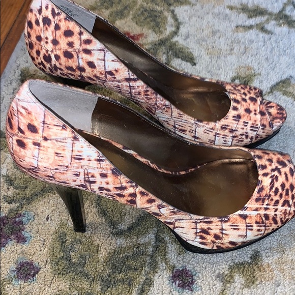 Nine West Leopard heels - Picture 2 of 4